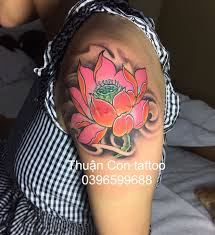 Giống như đóa hoa sen vươn lên từ bùn lầy để trở nên tuyệt đẹp giữa chốn nhân gian. Hinh XÄƒm Hoa Sen á»Ÿ Báº¯p Tay