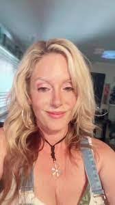 Sandra Amparan's Instagram, Twitter & Facebook