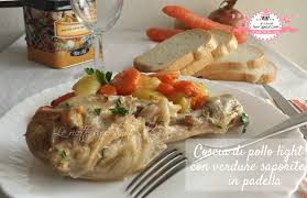 4 cosce di pollo della medesima dimensione, il succo e la scorza grattugiata di due limoni non trattati, un pizzico di origano, un pizzico di rosmarino, uno spicchio d'aglio, un cucchiaio di olio extravergine d'oliva, sale e pepe. Cosce Di Pollo Light Con Verdure Saporite In Padella 340 Calorie Giovi Light