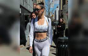 Massive cameltoe