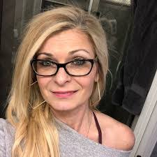 Denise Woodrow's Instagram, Twitter & Facebook