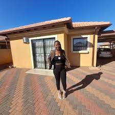 President cyril ramaphosa is asked to give clarity on the legal basis used to deploy the sandf, the powers which the army will have once its boots hit the ground, and to provide a copy of the agreement. Gontselerolefan On Twitter President Cyril Ramaphosa Lockdownsa