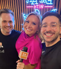 Night out with my sis. 👯‍♀️ 💗 @grapeshopswinebar