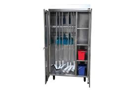 De plaquer i ♦ 1 ♦ écrit qu on affiche sur un mur, un panneau, pour donner un avis au public. Armoire A Balai Achat Vente Armoire A Balai Au Meilleur Prix Hellopro