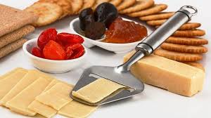 Tekanan darah tinggi atau yang lebih dikenal dengan istilah hipertensi merupakan sebuah kondisi dimana tekanan darah pada dinding arteri mengalami peningkatan. Ini Pantangan Makanan Bagi Penderita Hipertensi Surya