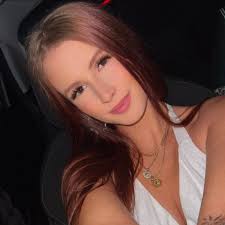 Kelsey Womack updated her profile picture.