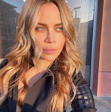 Cuándo se quiere se saca tiempo de dónde según no hay. *Se lucha contra las  excusas *Se demuestra con acciones *Y se habla siempre con la verdad. Y SÍ  🤔