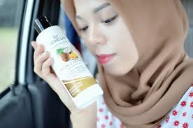 Shampoo santan pakar menyelesaikan masalah rambut anda. Review Shampoo Santan Solusi Terbaik Masalah Rambut