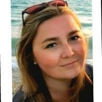 Monika Bennett's Instagram, Twitter & Facebook