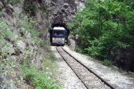 Τα καλάβρυτα και η ευρύτερη περιοχή αποτελούν τουριστικό θέρετρο για όλες τις εποχές του χρόνου τόπος με ιστορία και 120 χρονια οδοντωτοσ σιδηροδρομοσ. Kalabryta Odontwtos Sidhrodromos