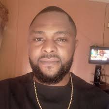 A visibly shaken OfficiAl Nana Ama Mcbrown could not hold her tears as she  met the teary mother of Ebony. Nana Ama broke down and wept. Hmmmm! This is  sad.