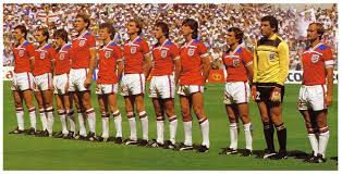 Vous êtes fan de l'équipe de foot d'angleterre ? C Est Serieux Une Coupe Du Monde De Foot Quand On A 5 Ans Juin 1982 Apres La Bataille