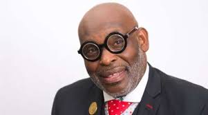 Back-to-school church service offers bread to families