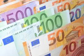 На банкнотах название валюты указано прописными латинскими и греческими б. Was Ist Der Euro Wert Haspa Kapitalmarkt