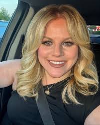 How fun is this top?! It's light weight and has a fair amount of stretch.  Dress it up or dress it down 😉 . . . . . #ootd #outfitoftheday  #outfitideas #leopardprint #