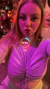 Kara Lyons (@karalyons2)