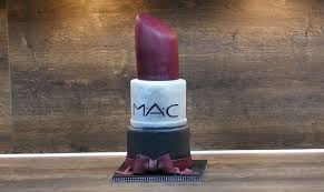 Heute Habe Ich Eine Lippenstifttorte Fur Euch Mac Lippenstift Ist In Dieser Farbe Viva Glam Iii Bei Den Teenies Abs Lippenstift Make Up Kuchen Mac Lippenstift