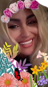 Lo más bonito es ser soltera y sin compromiso y vivir la vida como si fuera  la última vez 😊😊😊😊