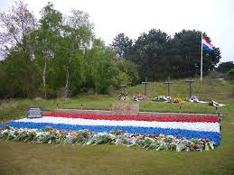 The waalsdorpervlakte is one of the most important dutch war memorials. Nationale Dodenherdenking 4 Mai 2019 Oskurier