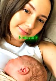 Tochter Eminem Schwanger