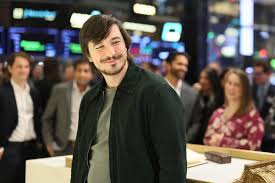 Robinhood Launches AI-Powered Trading and Credit Card Features