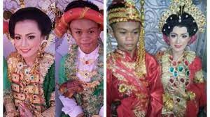 Saat mereka tak ada, aku tak lagi memiliki siapapun. Siswa Sma Dan Lulusan Smp Ini Sudah Menikah Dan Tetap Ingin Sekolah Pos Belitung