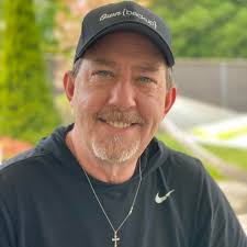 I'll stare directly at the sun, but never in the mirror. 🕛