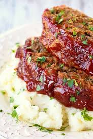 This Classic Meatloaf Recipe Is A Family Favorite Dinner Meatloafrecipe Classicmeatloaf Dinne Classic Meatloaf Recipe Good Meatloaf Recipe Meatloaf Recipes