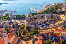 Split, seaport, resort, and chief city of dalmatia, southern croatia. La Hermosa Ciudad Croata De Split
