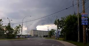 A tornado killed one in mascouche, a few dozen kilometers north of montreal, the deputy prime minister and minister of public security of quebec announced monday evening, june 21. Environment Canada Has Issued A Tornado Warning For Montreal Mtl Blog