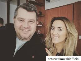 Nasz nowy dom'. Artur Witkowski kierował budową w programie. Jak mieszka?