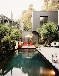 The Terrace Of Designer Hutton Wilkinson S Beverly Hills Home Moderne Pools Terrassengestaltung Moderne Terrassen