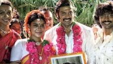 Galatta media is the leading kollywood entertainment website for current affairs and updates on political news, latest tamil movies online, tamil cinema, kollywood & tamil film releases. Sarpatta 2021 Sarpatta Movie Sarpatta Sarpatta Parambarai Tamil Movie Cast Crew Release Date Review Photos Videos Filmibeat