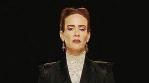 La comédie de la fox call me kat avec leslie jordan (courtney, quentin fleming et cricket marlowe dans american horror story) reviendra pour une. Joie Bonheur Sarah Paulson Va Se Tripler Dans La Saison 8 De American Horror Story