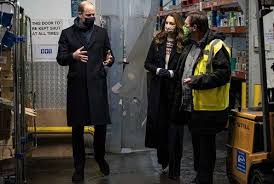 The Duke And Duchess Of Cambridge Visited Fareshare In Manchester Duchess Of Cambridge Duke And Duchess Duchess