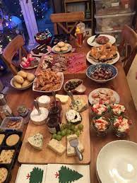 Christmas Dinner Ideas For A Crowd Italian Christmas Eve Dinner Ideas Christmas Christmas Food Dinner Christmas Dinner Buffet Christmas Dinner Main Course