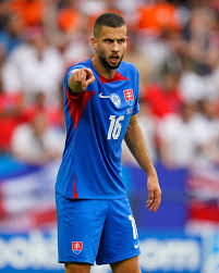 1908.nl] Atlético and Feyenoord remain in talks for David Hancko, although  Atleti have not yet presented a third offer. Their last offer was around  €25M and Feyenoord want ~€35M : r/feyenoord