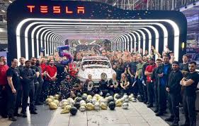 Photo Dj 500.000 Tesla produites  Berlin !