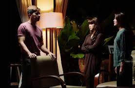 Drama yang dibintangi oleh pasangan suami isteri amar baharin dan amyra rosli serta pelakon lain iaitu emma maembong, bella dowanna, dini schatzmann, fauzi nawawi, lisdawati, mior darwish. Drama Cemburu Seorang Perempuan Episod 13 Hiburan