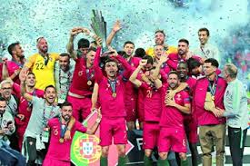 Cristiano ronaldo com a taça de campeão da última liga das nações os portugueses estreiam no torneio no dia 5 de setembro, contra a croácia. Portugal Vence Liga Das Nacoes Num Ano Em Que Ronaldo Bate Recordes E Jesus Faz Historia Futebol Correio Da Manha