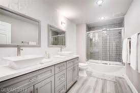 150 Las Vegas Blvd N Unit 2005 Las Vegas Nv 89101 Realtor Com In 2020 Master Bathroom Bathroom Bathroom Vanity