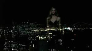 Exquisite honeyed peach draws the senses into an enticing heart of coffee, infused with vanilla and vetiver, for. Musique Pub Hugo Boss Bottled Night Avec Ryan Reynolds