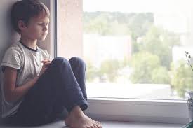 Otizmden farklı olarak dil ve konuşma becerisinde gelişim geriliği yoktur. Asperger Sendromu Sevgilibebek Oyun Odakli Erken Ev Egitimi