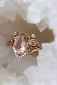 Morganite And Diamonds Engagement Ring Lida Diamond Bridal Ring Sets Vintage Inspired Engagement Rings Wedding Rings Rose Gold