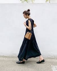 maki on instagram zara のローファーにあえてティアードワンピースと籠バッグ 柔らかくてすっごい履きやすいし形もシュッとして高見えでお気に入り ワンピースは stylebar jp ブラックでも生地の切り替えが軽やかで夏 zaraワンピース ワンピース