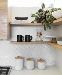 Types De Blanc De Cuisine Credence Carrelage Ajouter De L Interet A La Forme De La Couleur Credence Cuisine Cuisine Blanche Et Bois Cuisine Blanche
