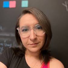 Claudia Steele's Instagram, Twitter & Facebook