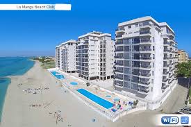 The strip is 21 km long and 100 metres wide (average), separating the mediterranean sea from the mar menor (minor sea) lagoon, from cabo de palos to the punta del mojón. Appartement In La Manga Del Mar Menor Zu Vermieten Fur 6 N 66752