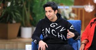مسلسل في بيتنا روبوت الحلقة 13 الثالثة عشر. Ù‡Ø´Ø§Ù… Ø¬Ù…Ø§Ù„ ÙŠÙƒØ´Ù Ù…ØµØ¯Ø± Ø¥Ù„Ù‡Ø§Ù…Ù‡ ÙÙ‰ Ø´Ø®ØµÙŠØ© ÙŠÙˆØ³Ù Ø¨Ù€ Ù…Ø³Ù„Ø³Ù„ ÙÙ‰ Ø¨ÙŠØªÙ†Ø§ Ø±ÙˆØ¨ÙˆØª ÙÙŠØ¯ÙŠÙˆ Ø§Ù„ÙŠÙˆÙ… Ø§Ù„Ø³Ø§Ø¨Ø¹