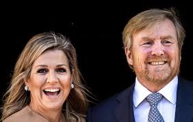 Video: El rey Guillermo Alejandro y Máxima de Holanda bailan samba